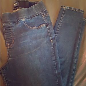 Old Navy rockstar mid rise jeggings size 12R